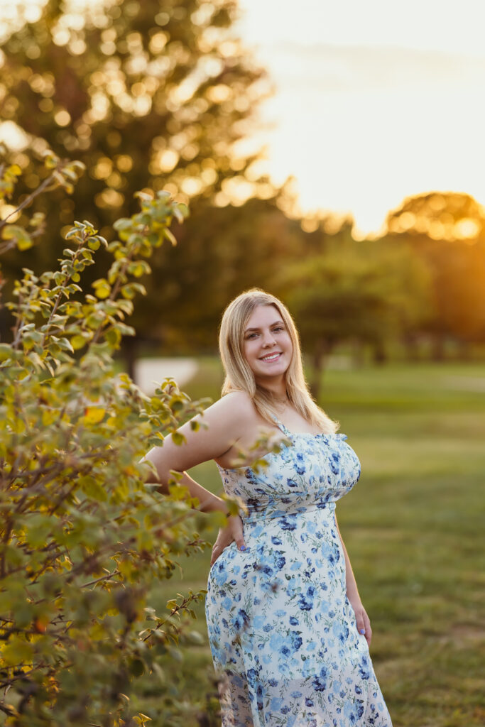 Kansas City high school senior photos at sunset golden hour
