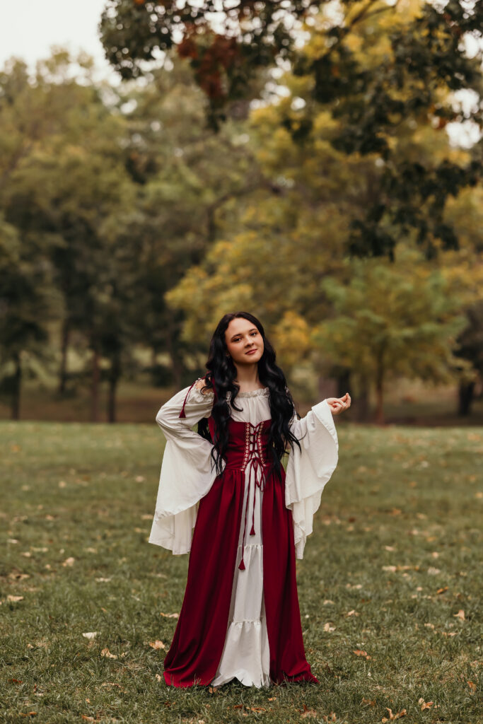 Fall senior pictures in Kansas City park location