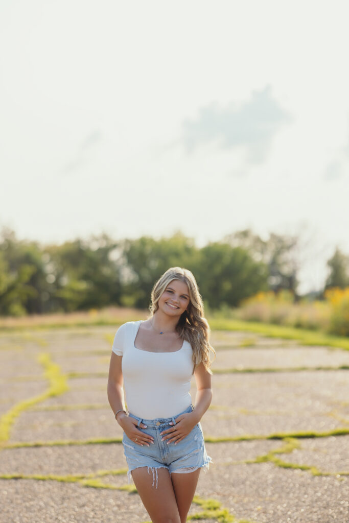 White tshirt with denim shorts Kansas City senior high school photoshoot